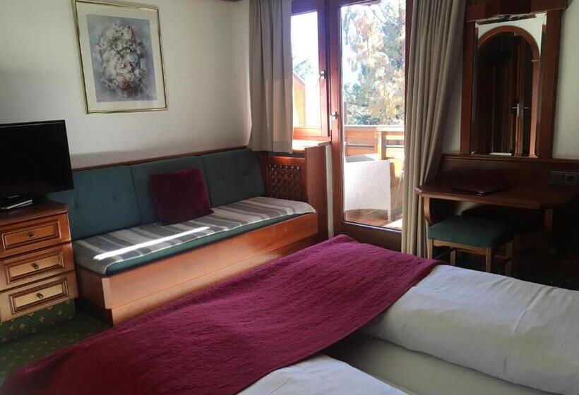 Номер Стандарт Трехместный, Tyrolis