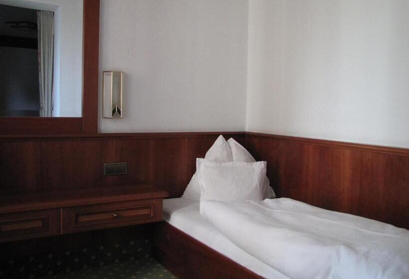 Номер Стандарт Трехместный, Tyrolis