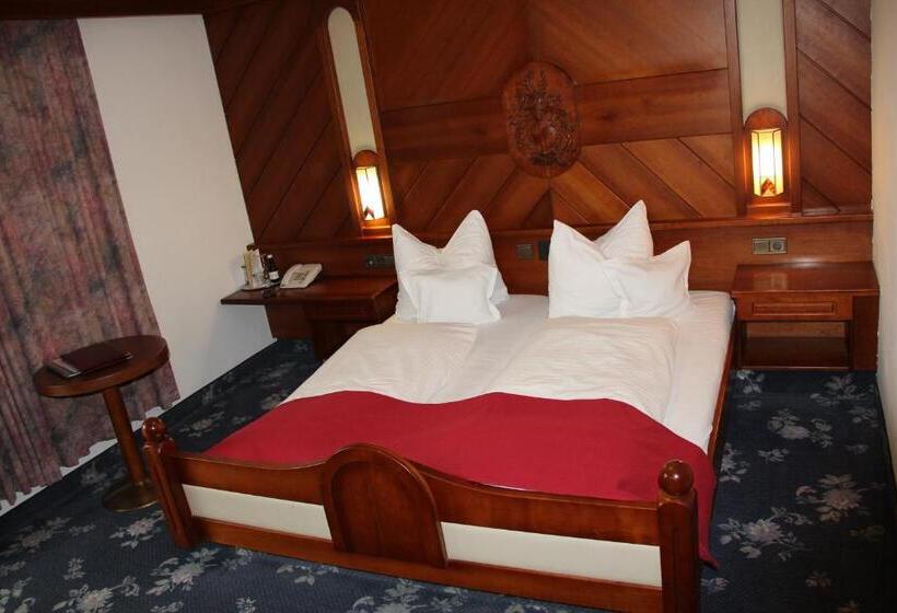 Номер Стандарт, Tyrolis