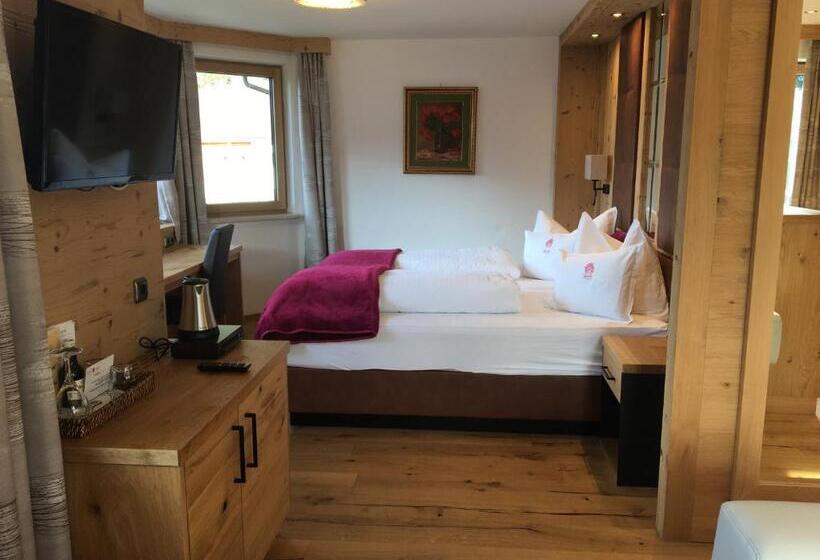 Полулюкс с Балконом, Tyrolis