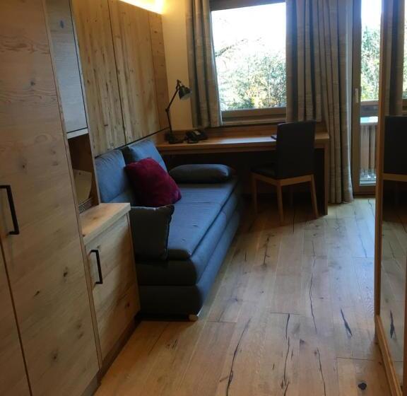 Полулюкс с Балконом, Tyrolis