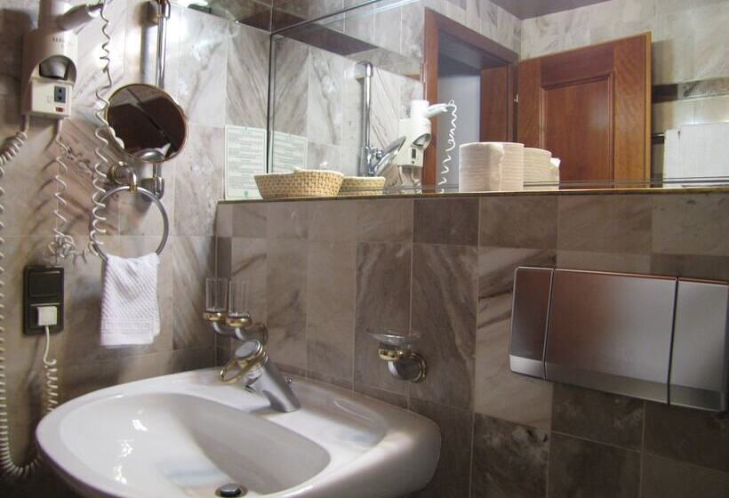 Номер Стандарт, Tyrolis