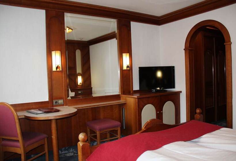 Номер Superior, Tyrolis