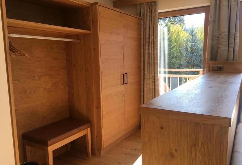 Полулюкс с Балконом, Tyrolis