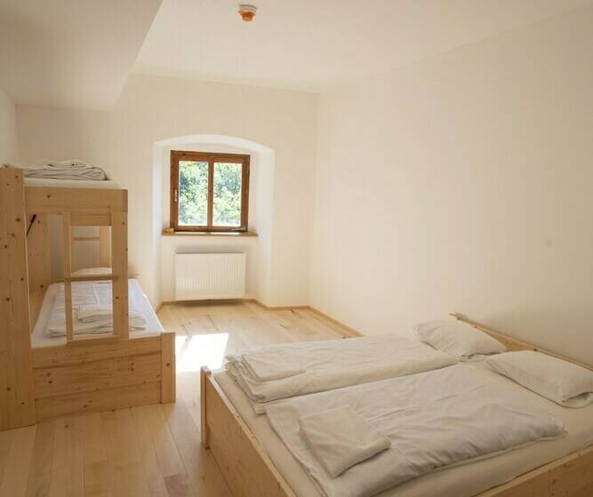 Семейный Номер, Burg Altpernstein