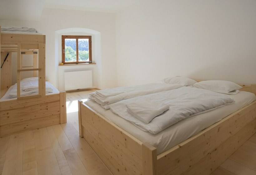 Семейный Номер, Burg Altpernstein