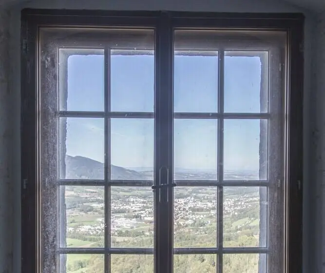 ファミリールーム, Burg Altpernstein