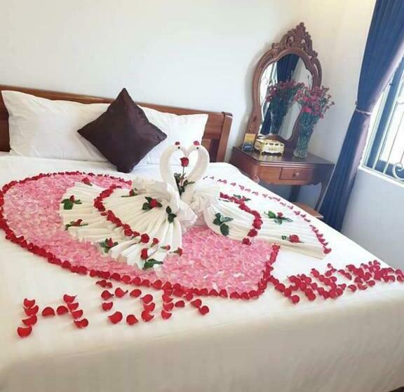 اتاق استاندارد با تخت بزرگ, Money Fine Quy Nhơn Khách Sạn Dát Vàng