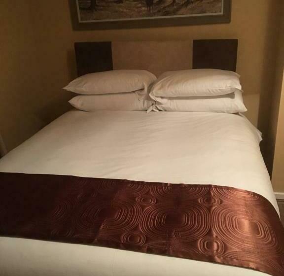 Quarto Estandar, The Ynyscedwyn Arms