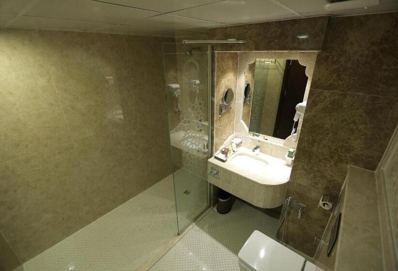 ファミリールーム, Qasr Aldur