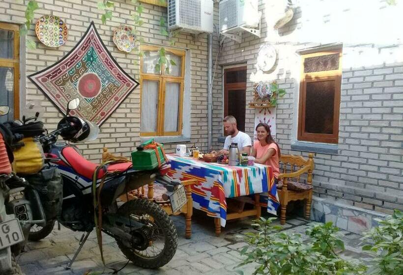 غرفة قياسية ثلاثية, Masturabonu Ravshan