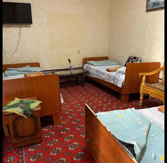 חדר סטנדרט לשלושה, Masturabonu Ravshan