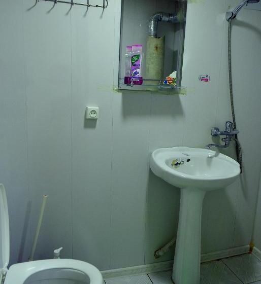 חדר סטנדרט, Masturabonu Ravshan