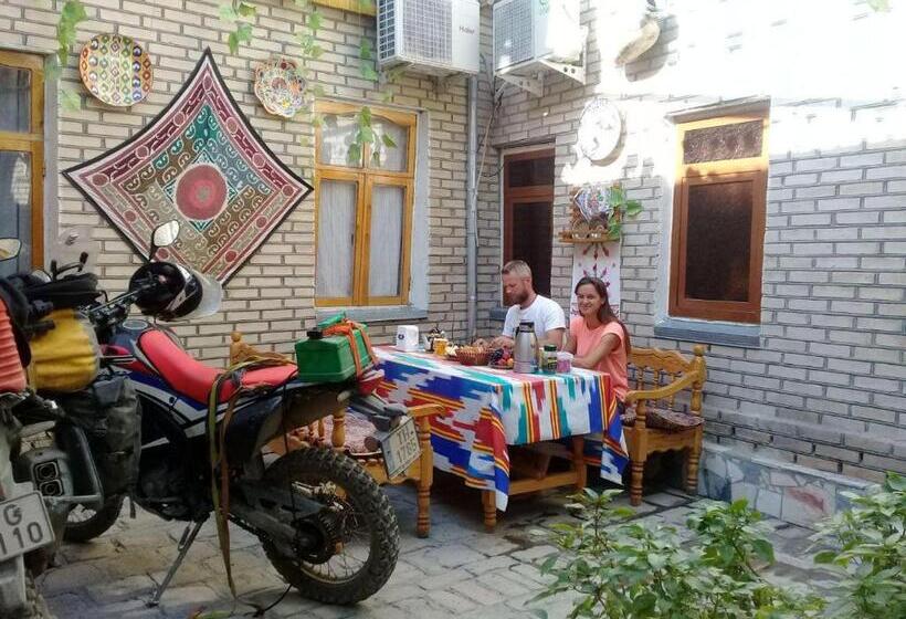 اتاق خانوادگی, Masturabonu Ravshan