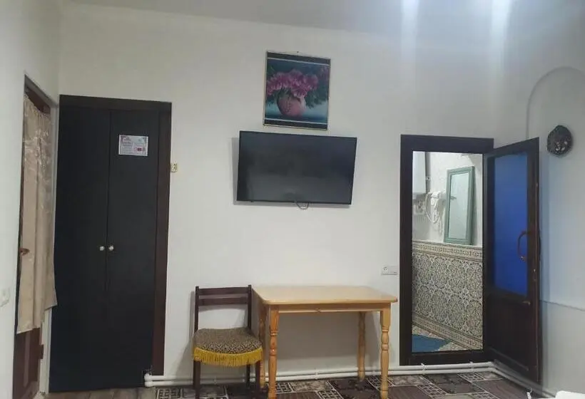 اتاق لوکس خانوادگی, Ravshan Boutique