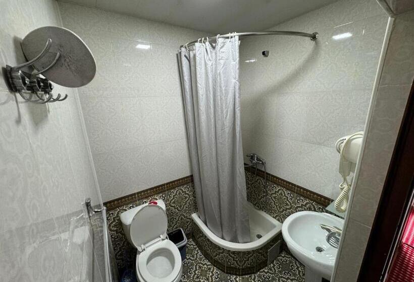 اتاق لوکس خانوادگی, Ravshan Boutique