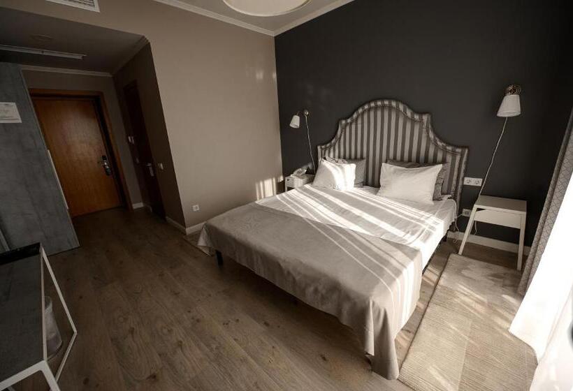 غرفة قياسية, Rivoli