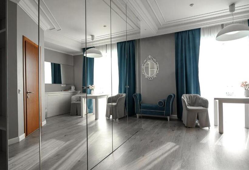 إستديو قياسى مزود بشرفة, Rivoli