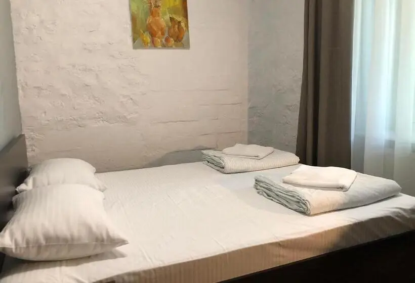 Economy-huone, Fox Hostel