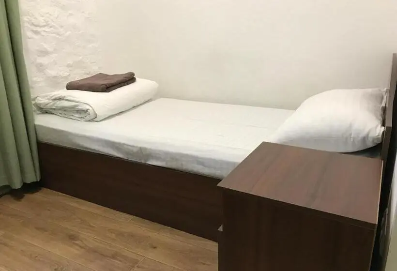 Standard Yhden Hengen Huone, Fox Hostel