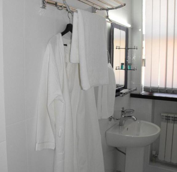 سوئیت با چشم‌انداز رودخانه, Complex Bella Vista