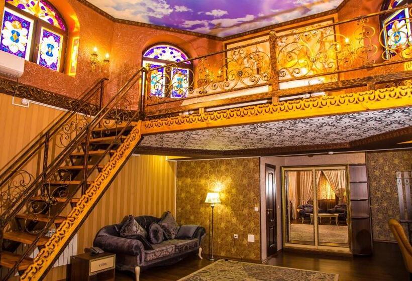 سوییت دوبلکس, Complex Bella Vista