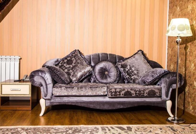 سوییت دوبلکس, Complex Bella Vista