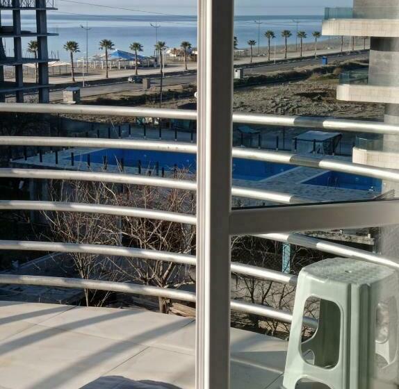 اتاق استاندارد با تخت بزرگ, Family Hotel Khomaldy