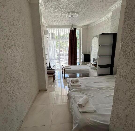 Triple Room Sea View, Family Hotel Khomaldy