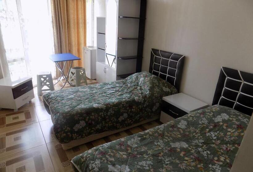 اتاق استاندارد سه نفره, Family Hotel Khomaldy