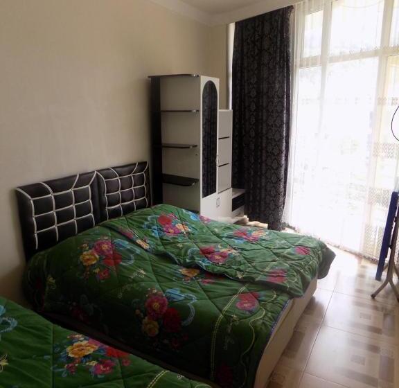 اتاق استاندارد سه نفره, Family Hotel Khomaldy