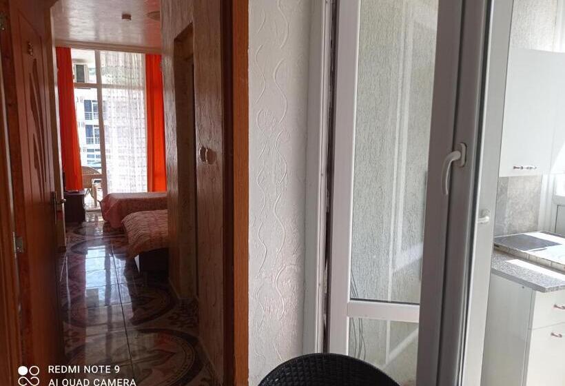 اتاق استاندارد سه نفره, Family Hotel Khomaldy