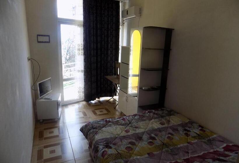 اتاق استاندارد چهار تخته با چشم‌انداز دریا, Family Hotel Khomaldy