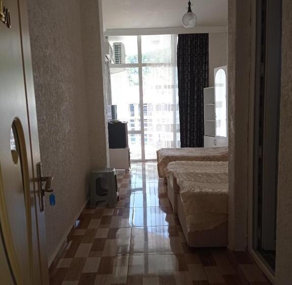 اتاق استاندارد سه نفره, Family Hotel Khomaldy