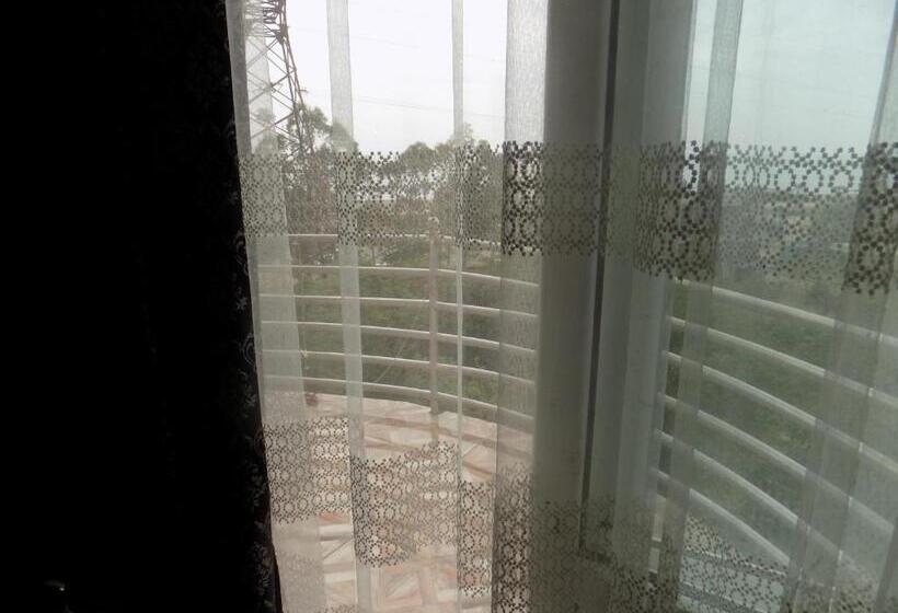 اتاق استاندارد چهار تخته با چشم‌انداز دریا, Family Hotel Khomaldy