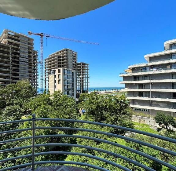 اتاق استاندارد چهار تخته با چشم‌انداز دریا, Family Hotel Khomaldy