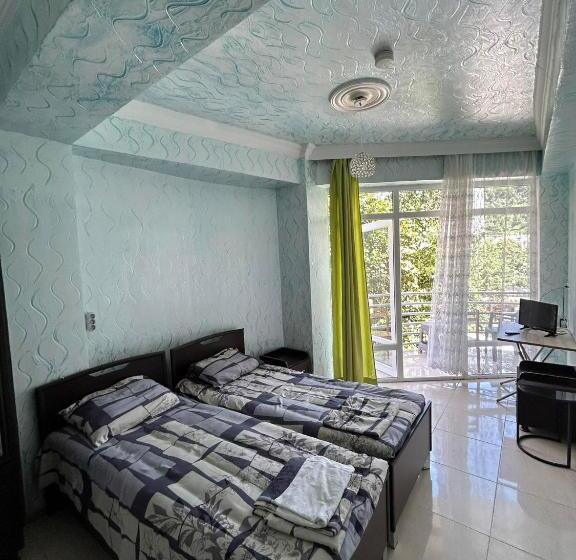 اتاق استاندارد با چشم‌انداز کوهستان, Family Hotel Khomaldy