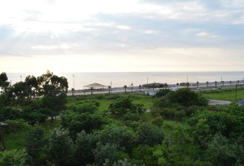 اتاق استاندارد با چشم‌انداز کوهستان, Family Hotel Khomaldy