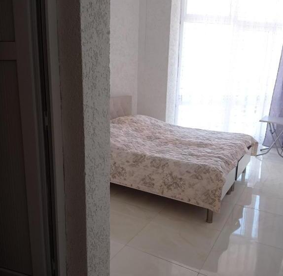 اتاق استاندارد با چشم‌انداز دریا, Family Hotel Khomaldy