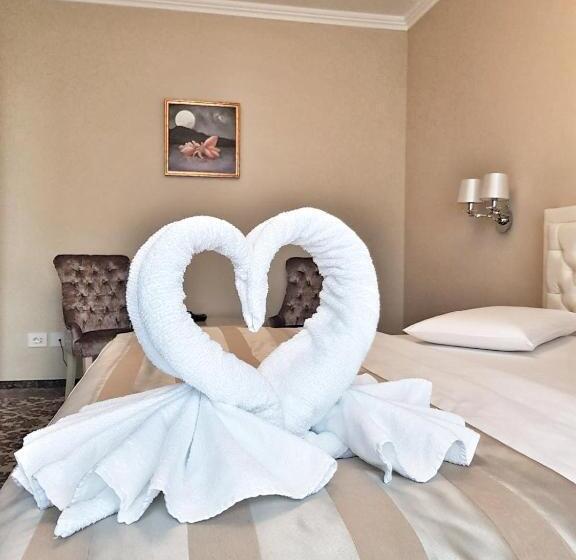 Номер Superior Кровать Кинг, J Adore Boutique