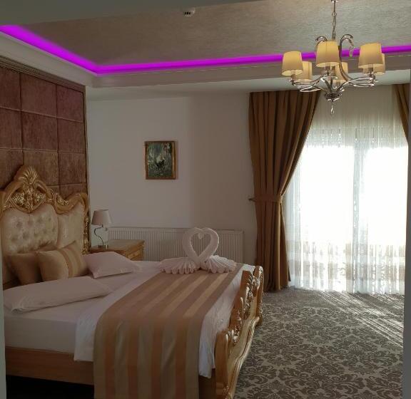 Апартаменты 1 Спальня Вид на Бассейн, J Adore Boutique