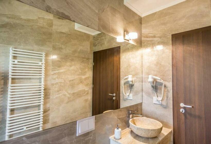 Номер Superior Кровать Кинг, J Adore Boutique