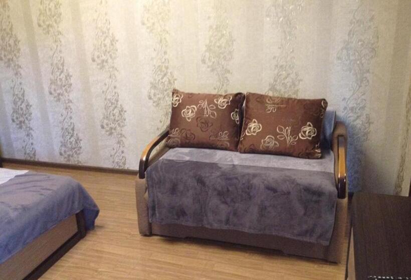 Трехместный Номер Стандарт с Балконом, U Zubrytskyh