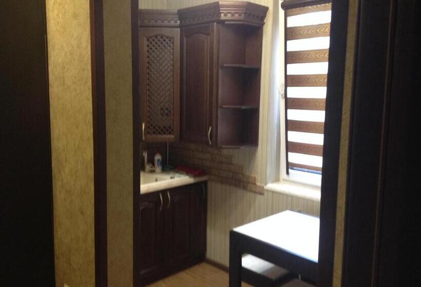 Трехместный Номер Стандарт с Балконом, U Zubrytskyh