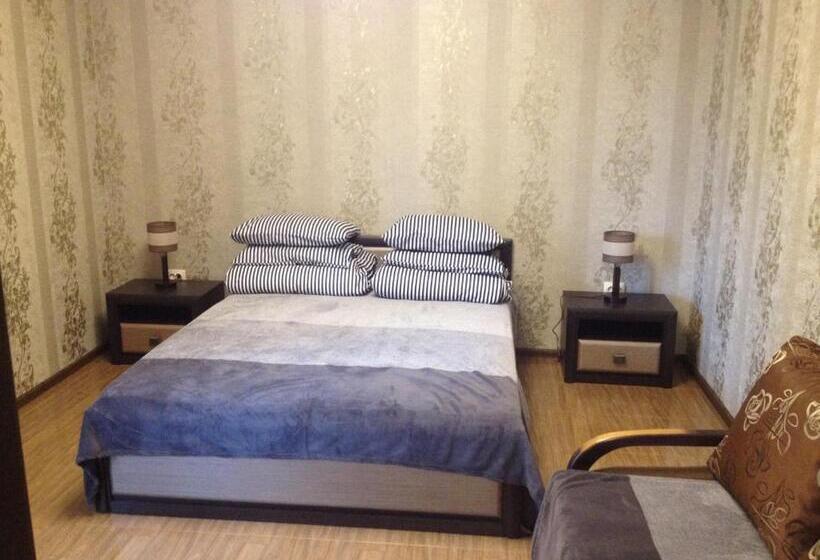 Трехместный Номер Стандарт с Балконом, U Zubrytskyh