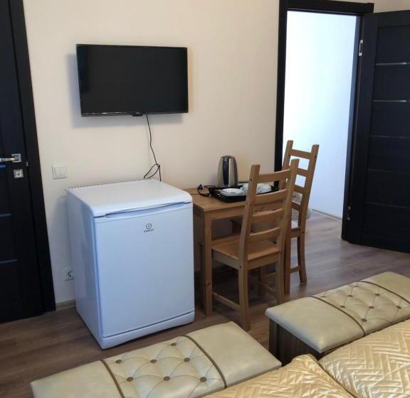 اتاق لوکس خانوادگی, дельфин