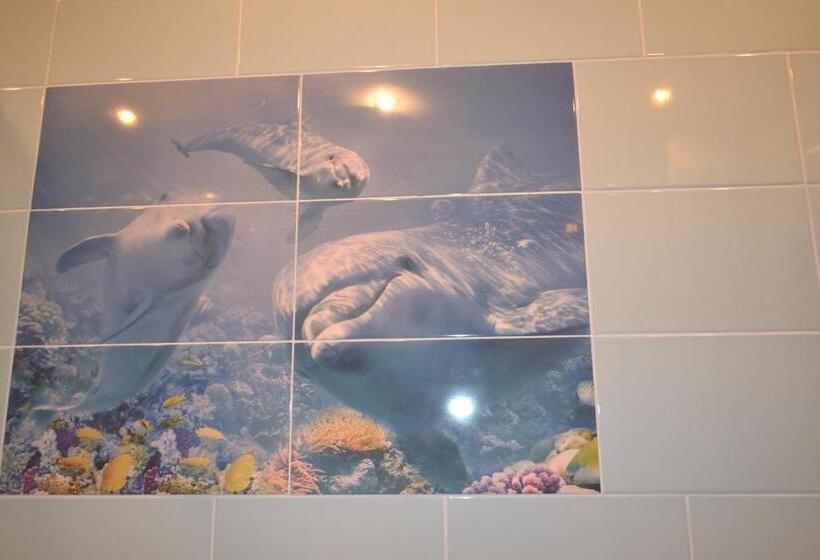 اتاق لوکس خانوادگی, дельфин