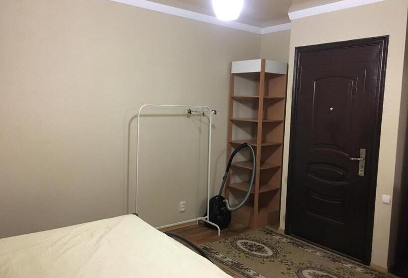 اتاق لوکس چهار تخته, Guest House On Shakirbay 11