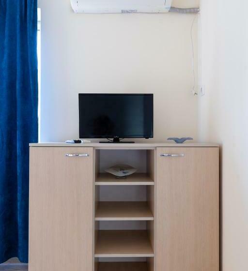 غرفة قياسية مزوَّدة بشُرفة, Vila Adriana