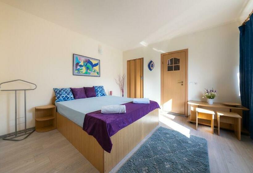 غرفة قياسية مزوَّدة بشُرفة, Vila Adriana